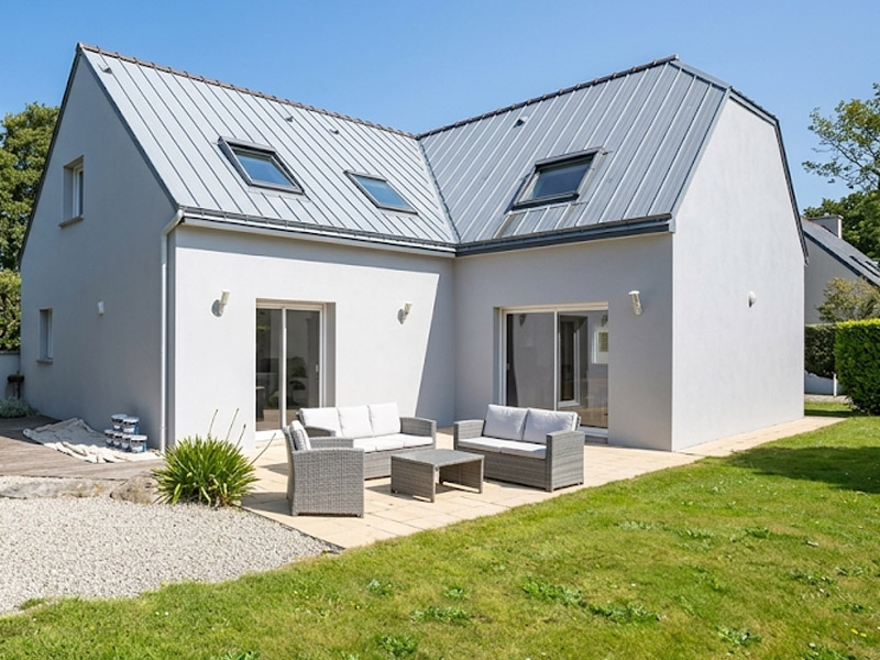 Façade de maison individuelle fraîchement ravalée et peinte à Binic-Étables-sur-Mer